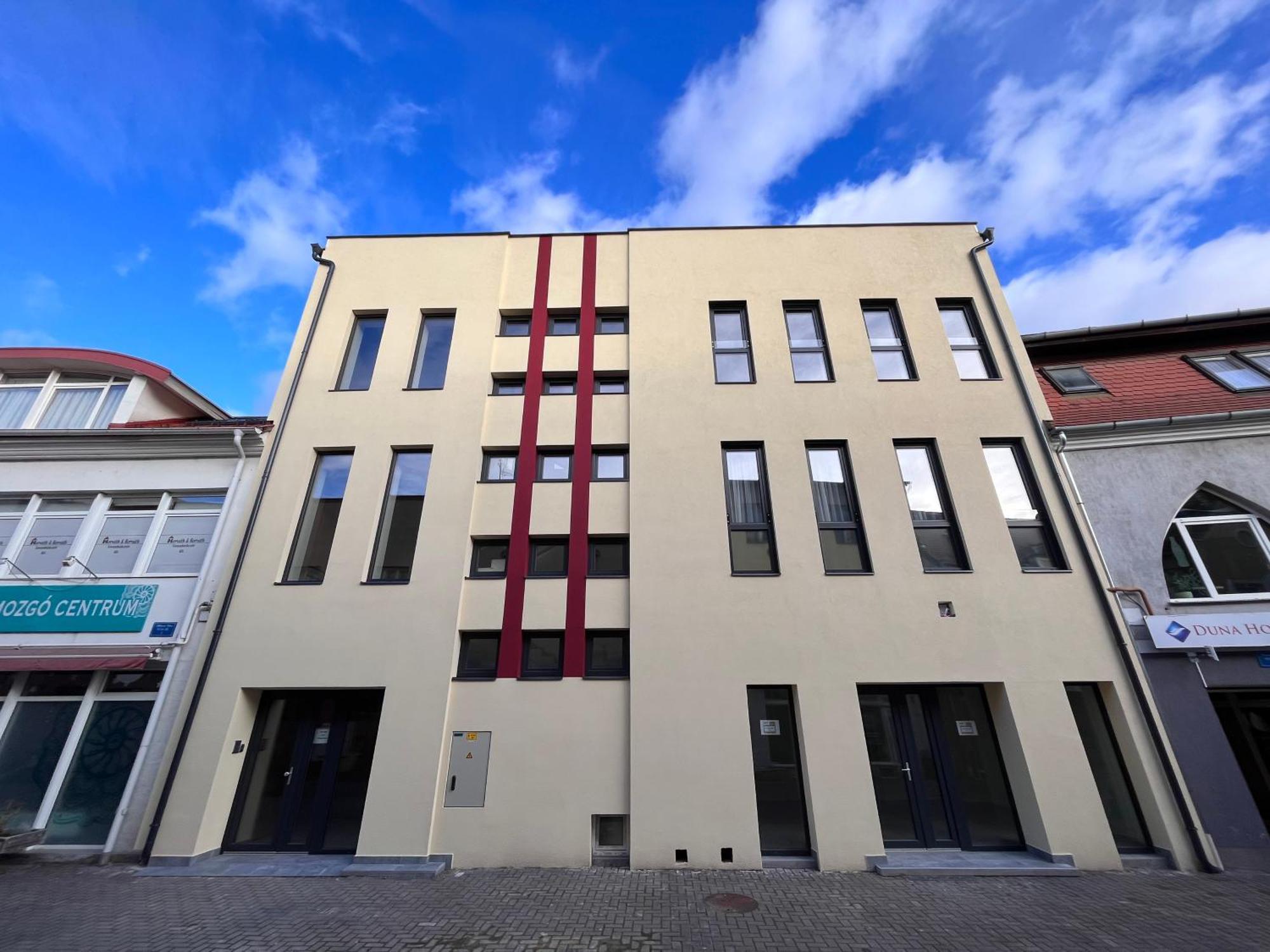 One Step Apartman - City Center With Self Check-In Szombathely Eksteriør bilde