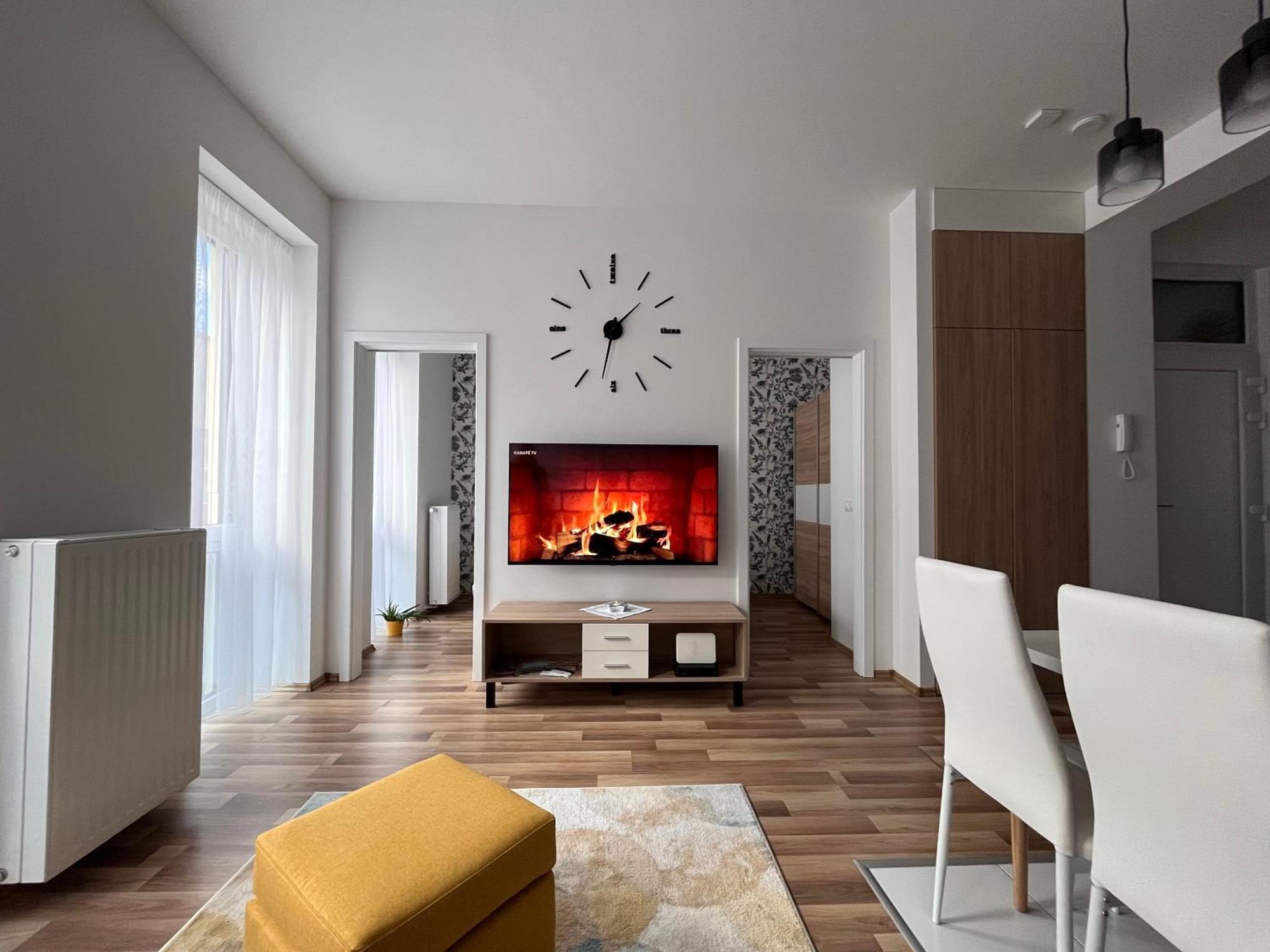 One Step Apartman - City Center With Self Check-In Szombathely Eksteriør bilde